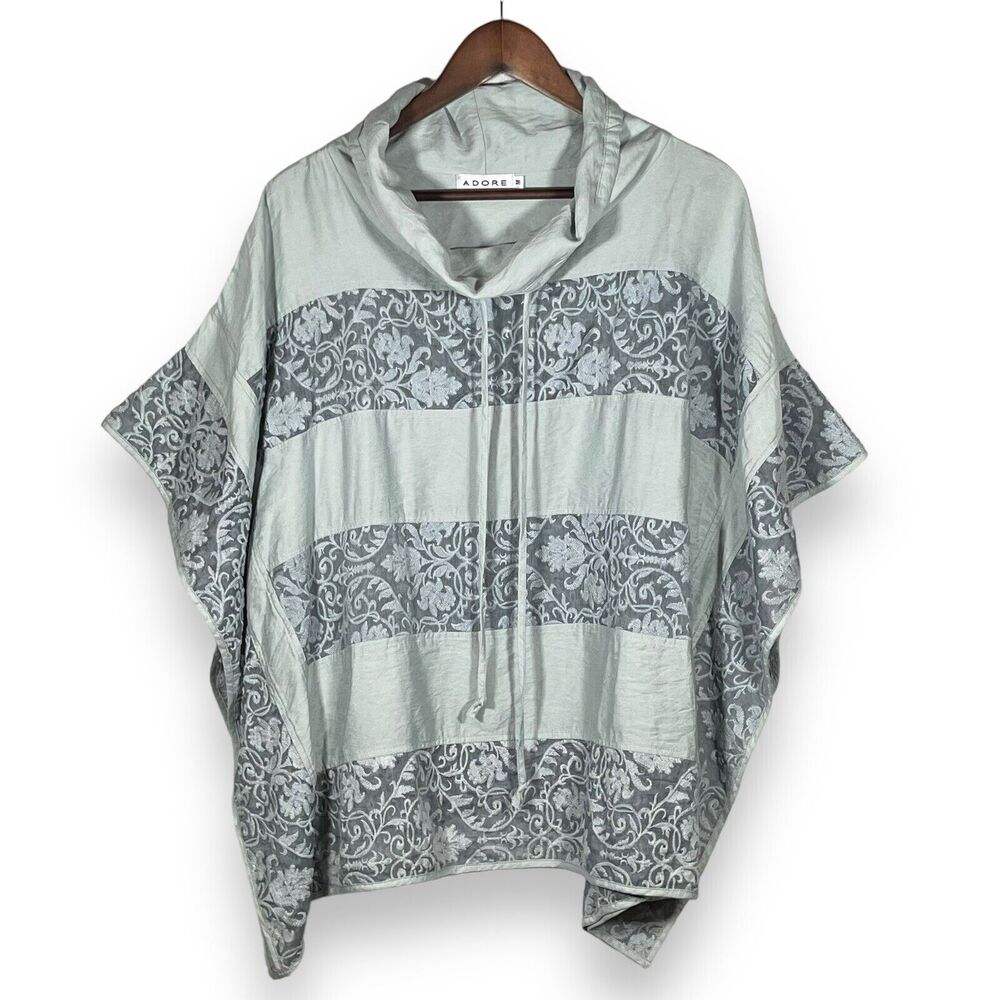 Adore Poncho Women Size M Sea Foam Green Mixed Media‎ Lace Embroidered Polyester